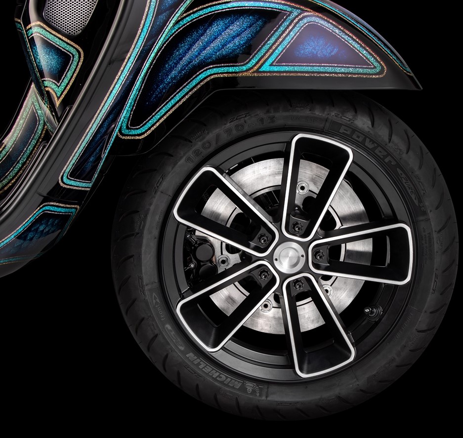 Felge vorne/hinten 13” für Vespa GTS/​GTS Super/​GTV/​GT 125-300ccm, schwarz mit silbernem Rand