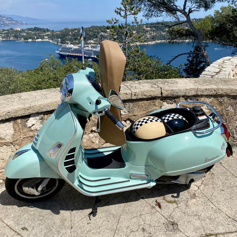 Helmfach für bis zu zwei Helme für Vespa GTS/​GTS Super/​GTV 125-300ccm ('19-)  Big Box