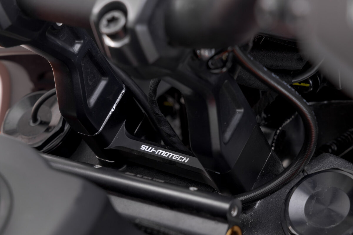 SW-Motech Lenkererhöhung, schwarz für Ø 32 mm Lenker, H=30 mm für Harley Davidson Pan America