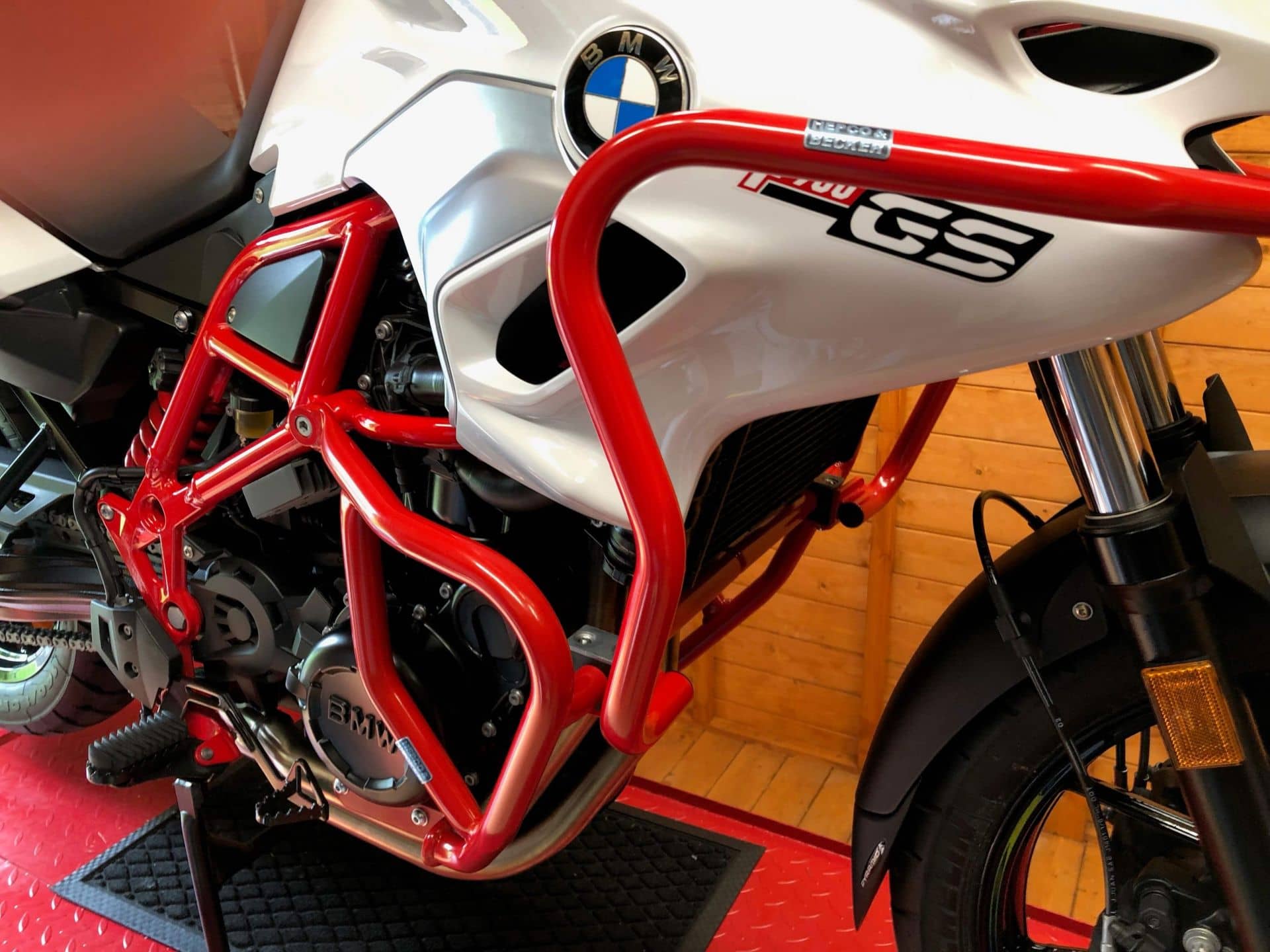 Tankschutzbügel rot für BMW F 650 GS Twin (08-11)/F 700 GS (12-17)/F 800 GS (08-16)