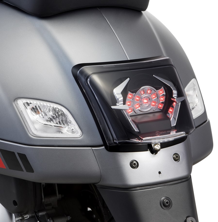 Rahmen Rücklicht Conversion für Vespa GTS/​GTS Super/​GTV 125-300ccm ('14-'18), schwarz matt