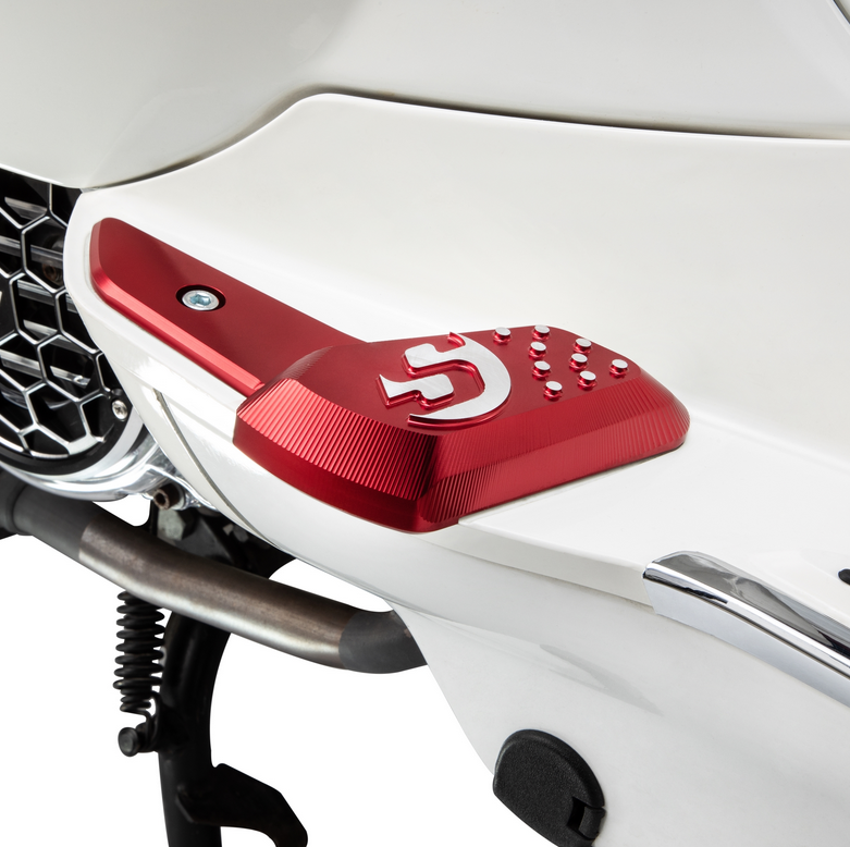 Fußrasten rechts und links für Vespa Primavera /​Sprint 50-150ccm 2T/​4T AC, rot