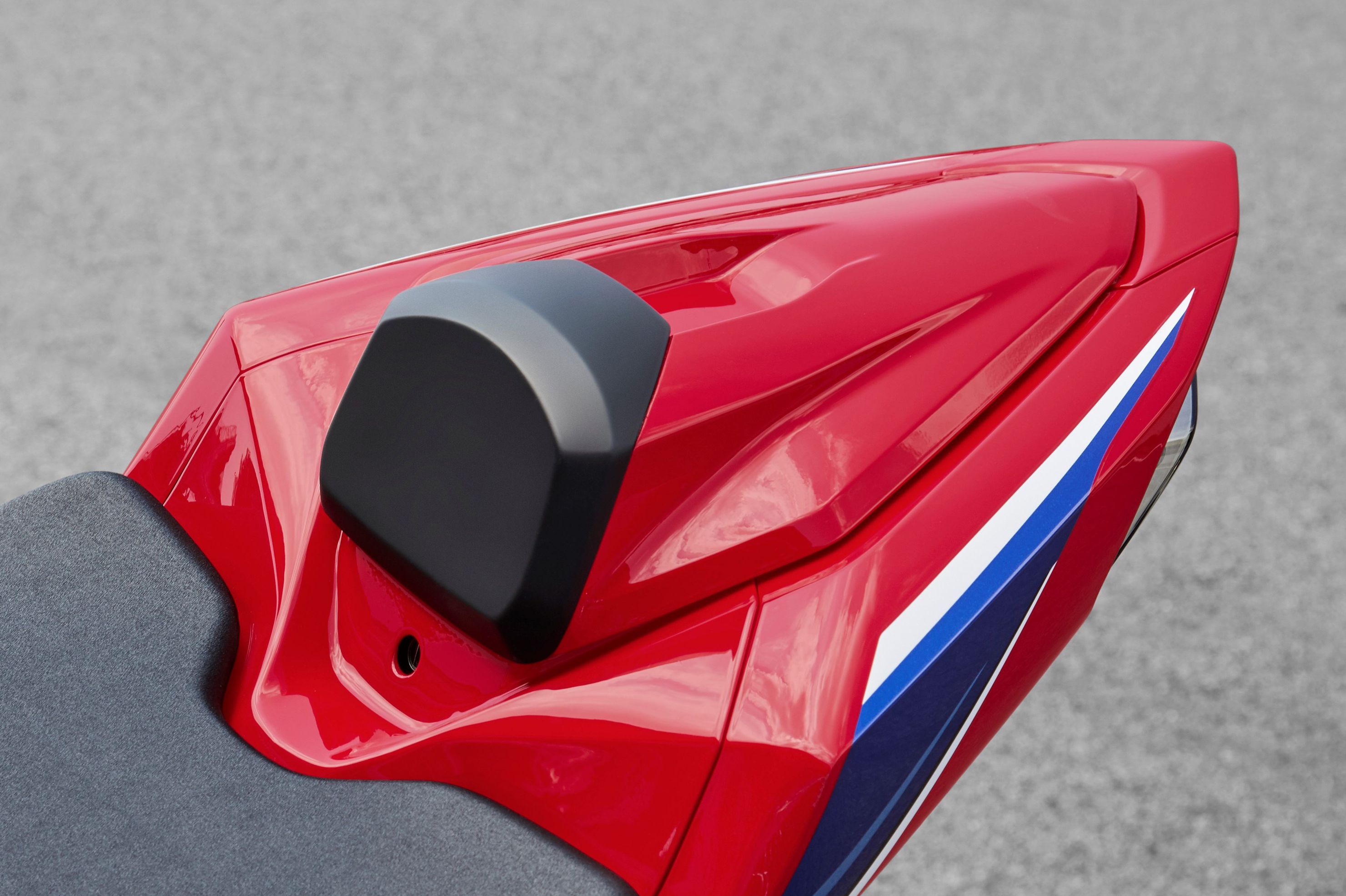 Soziusabdeckung rot (R380) für Honda CBR1000RR-R BJ 20-
