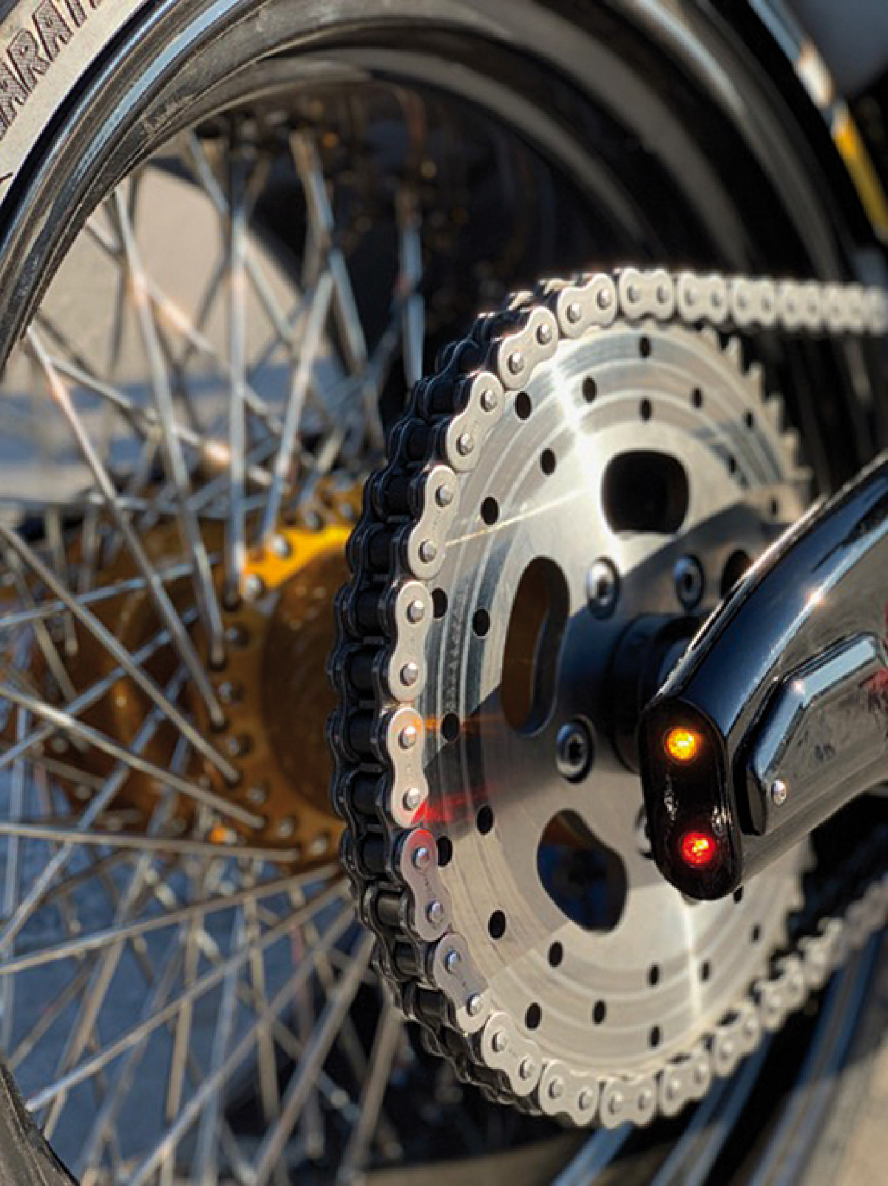 Kellermann Rück- und Bremslicht, Atto RB Dark Integral, Aluminium, LED, HL/HR 12 V, schwarz glänzend