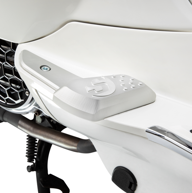Fußrasten rechts und links für Vespa Primavera /​Sprint 50-150ccm 2T/​4T AC, silber matt
