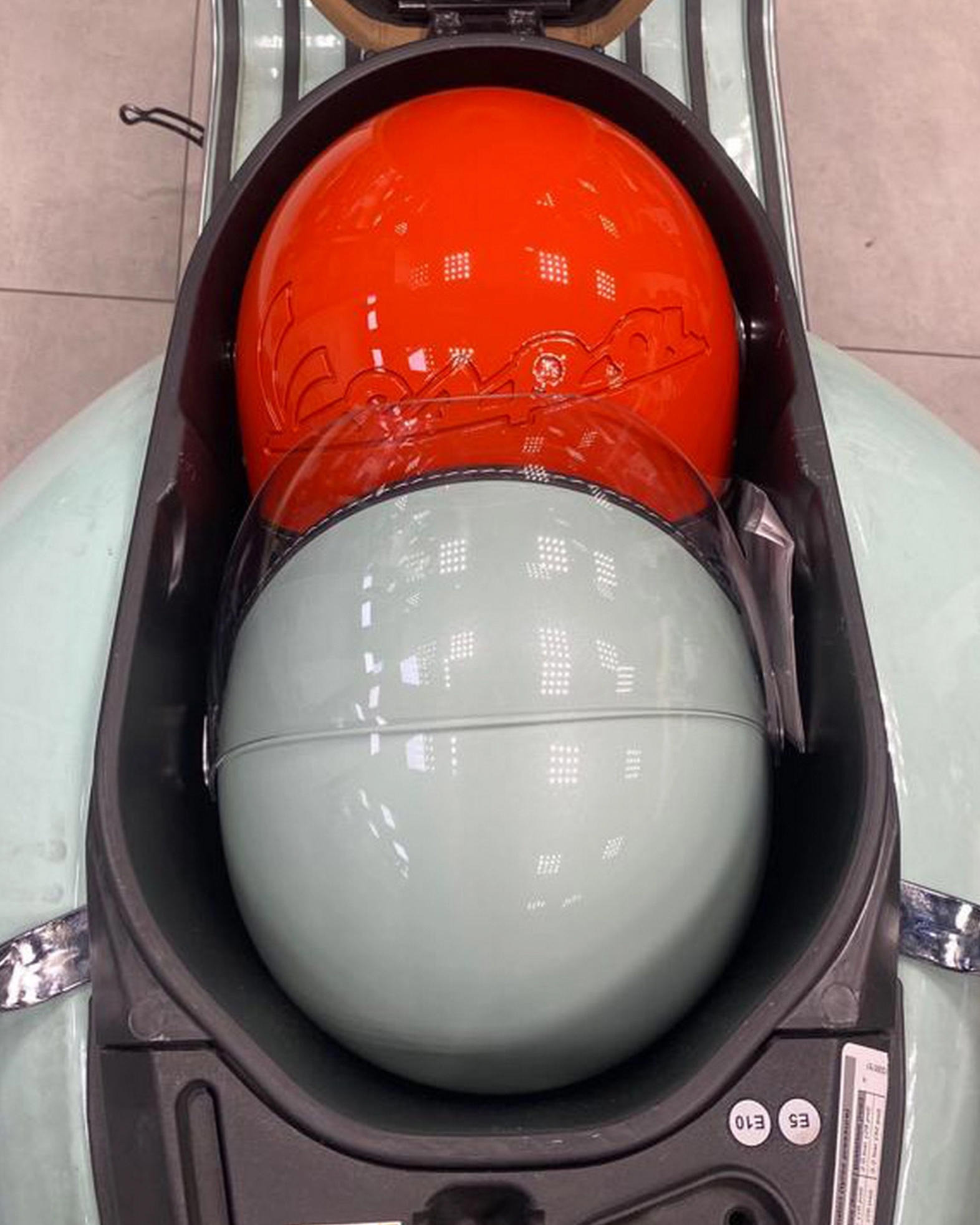Helmfach für bis zu zwei Helme für Vespa GTS/​GTS Super/​GTV 125-300ccm ('19-)  Big Box