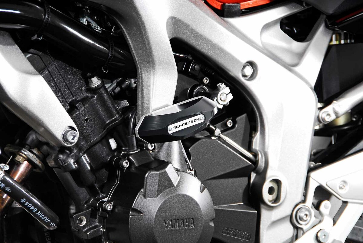 SW-Motech Sturzpad-Kit schwarz für Yamaha FZ1 /Fazer, FZ6 /Fazer