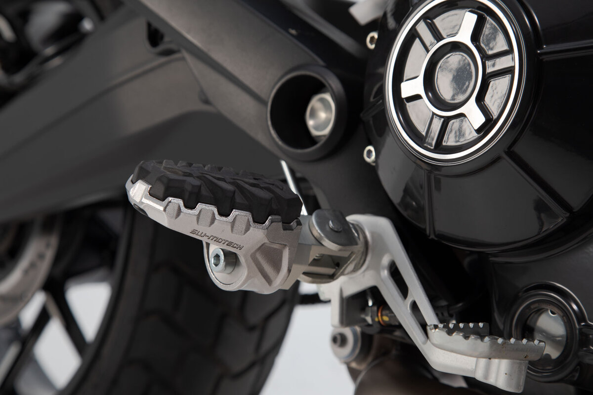 SW-Motech Verstellbare Fußrasten EVO, Edelstahl, für Ducati Multistrada 1200 /S