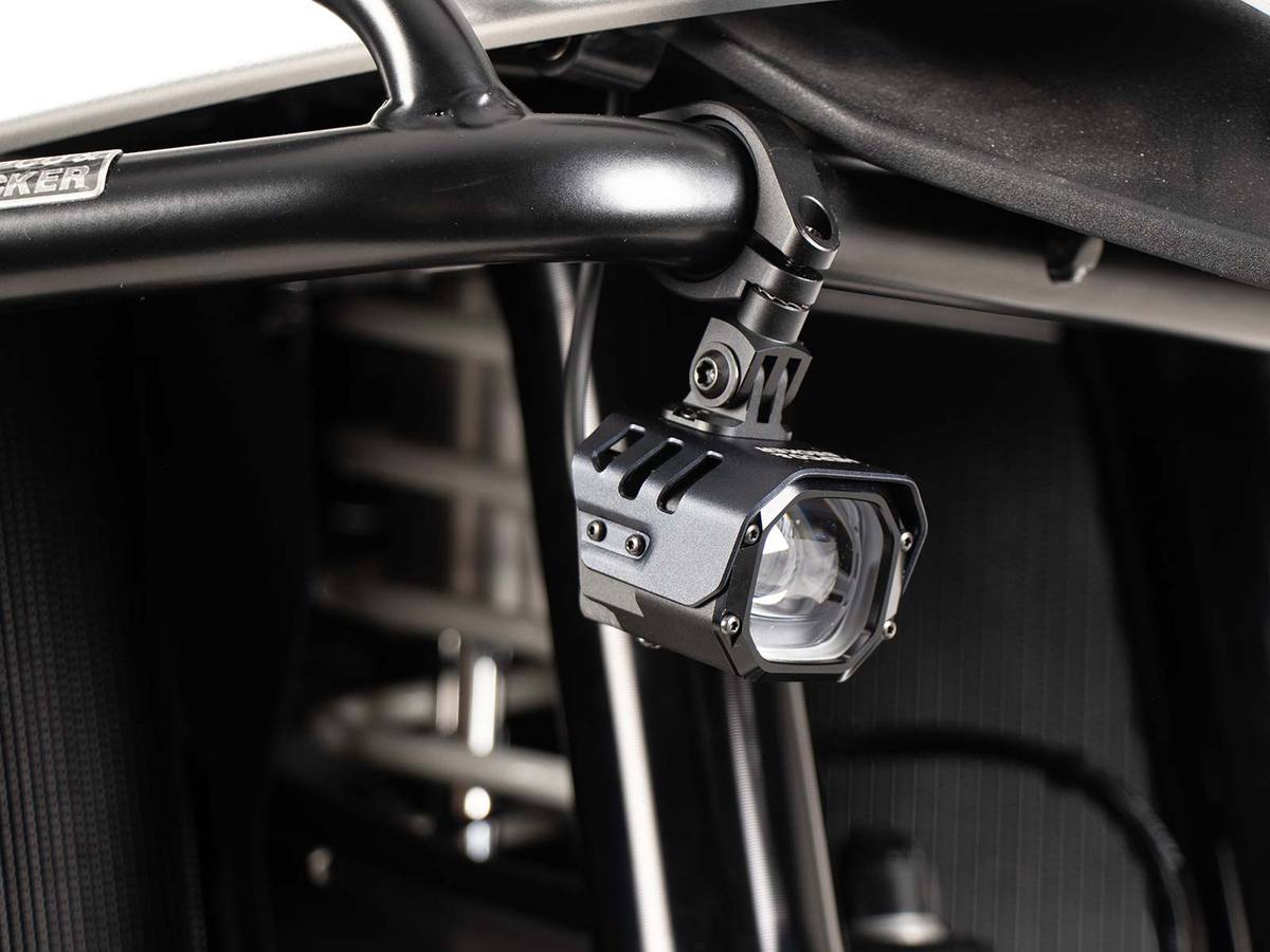 LED Zusatzscheinwerfer Nova inkl. Universalbefestigung für Röhre Ø18-25mm Hepco & Becker