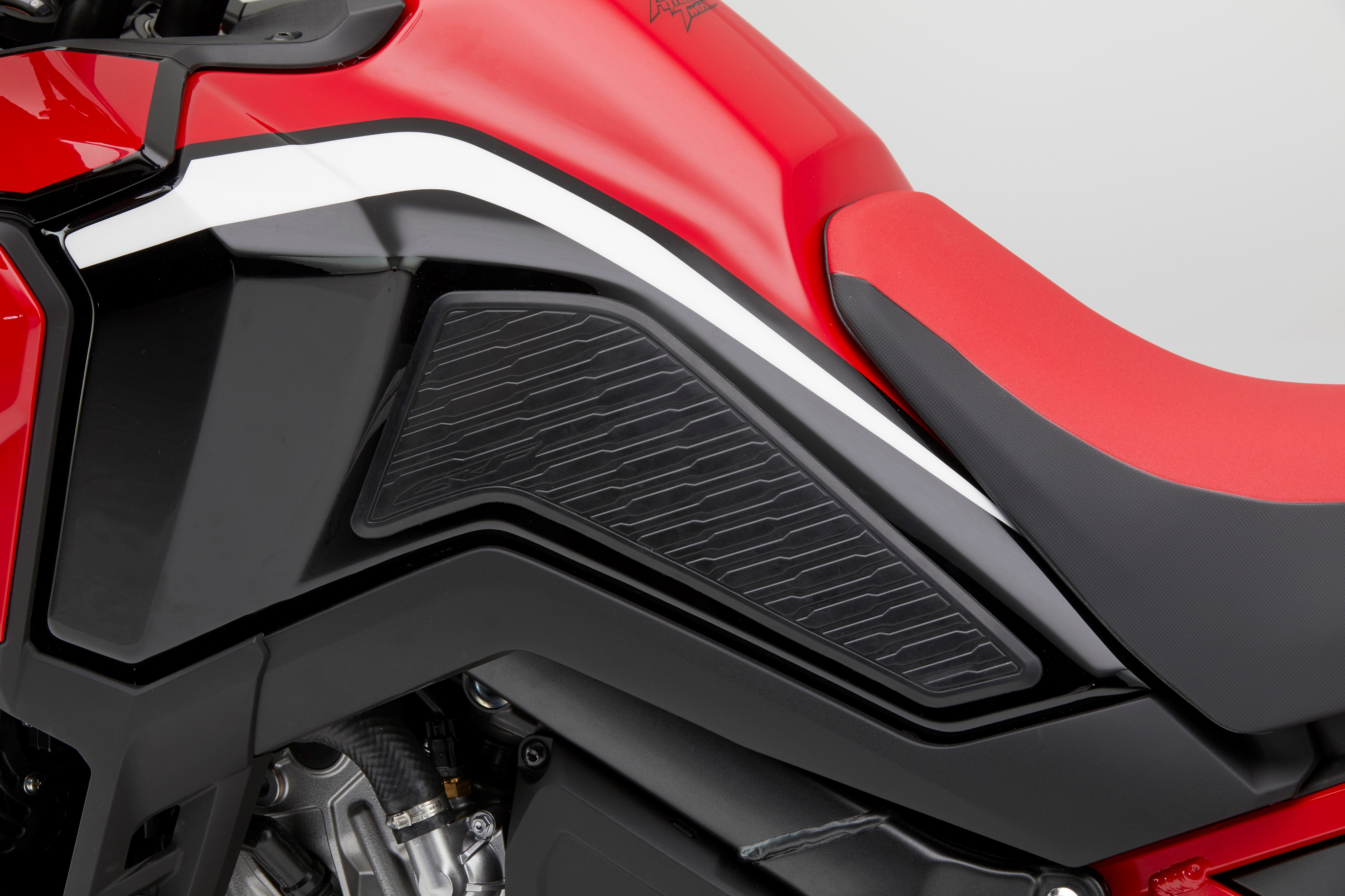 Seitliche Tankprotektoren für Honda CRF1100L Africa Twin original 2020-