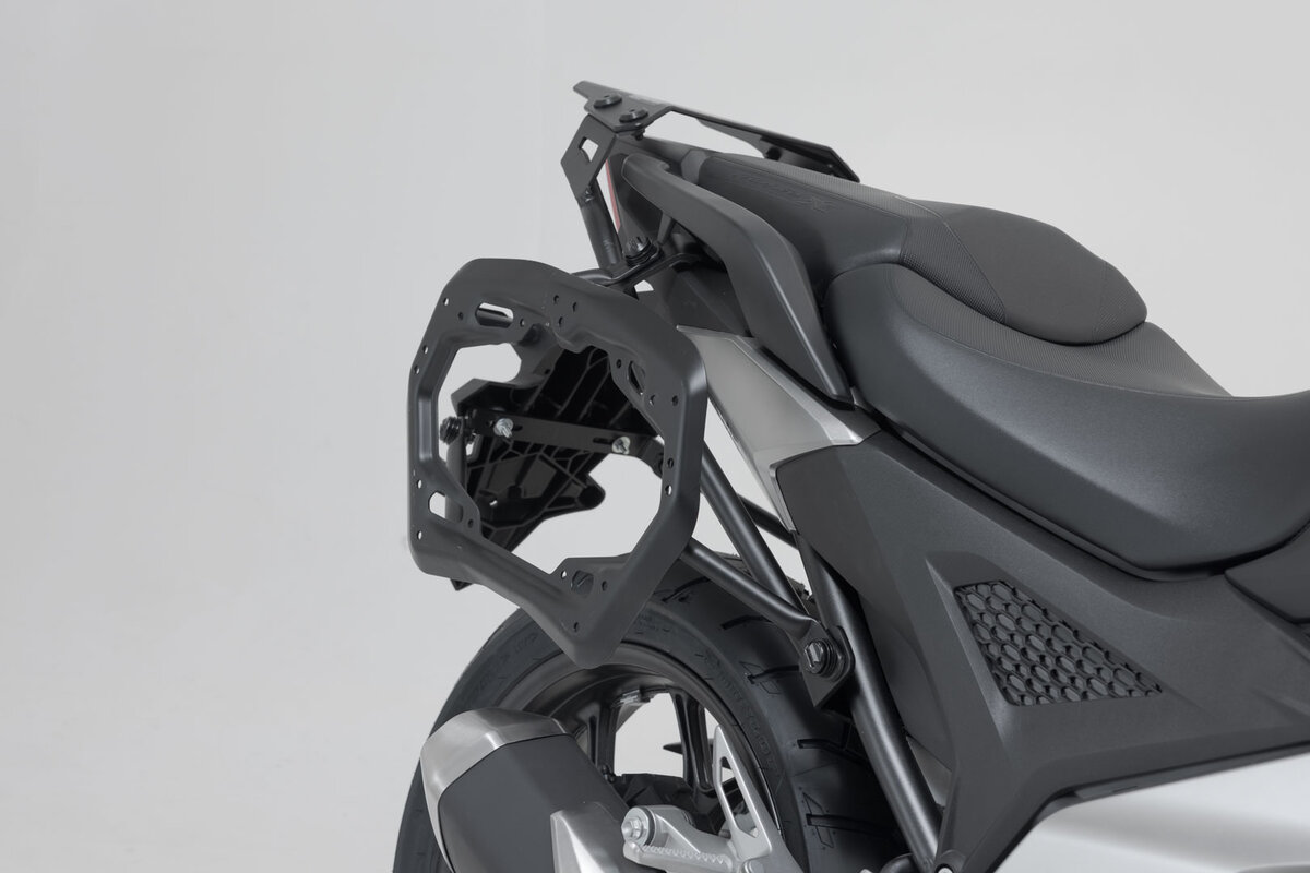 SW-Motech TRAX ADV Alukoffer-System silber für (45l) für Honda NC750X (21-), RH09