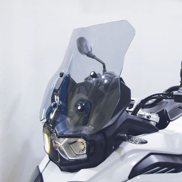 Niedrige Windschutzscheibe auf Originalhalterungen für BMW F 750 GS (18-22), rauchgrau
