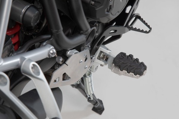 SW-Motech Verstellbare Fußrasten EVO, Edelstahl, für Triumph Tiger 800