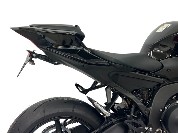 alpha Technik Kennzeichenhalter für Yamaha R9 ab Modelljahr 2025-, Typ RNA3 / RNA4 / RNA5