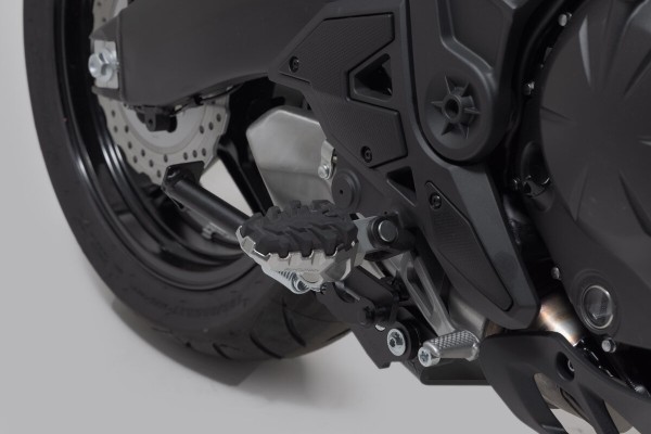 SW-Motech Verstellbare Fußrasten EVO, Edelstahl, für Kawasaki Versys 650 / Versy 1000 / Z 650 RS