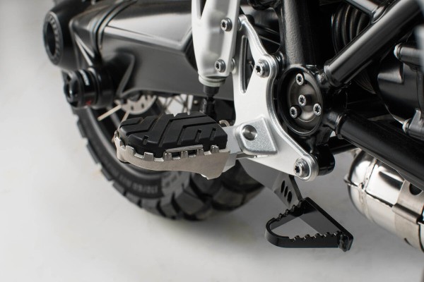SW-Motech Verstellbare Fußrasten ION, Edelstahl, für BMW R nineT Scrambler /Urban